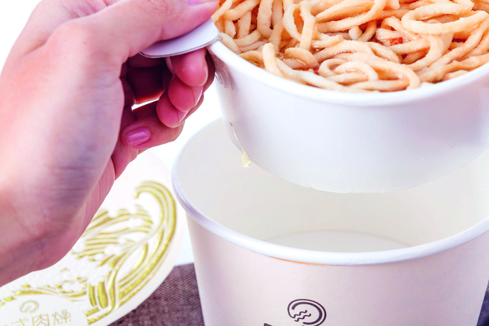 點麵–創意泡麵包裝設計｜榮獲金點新秀 , A+ , 青春設計圖片